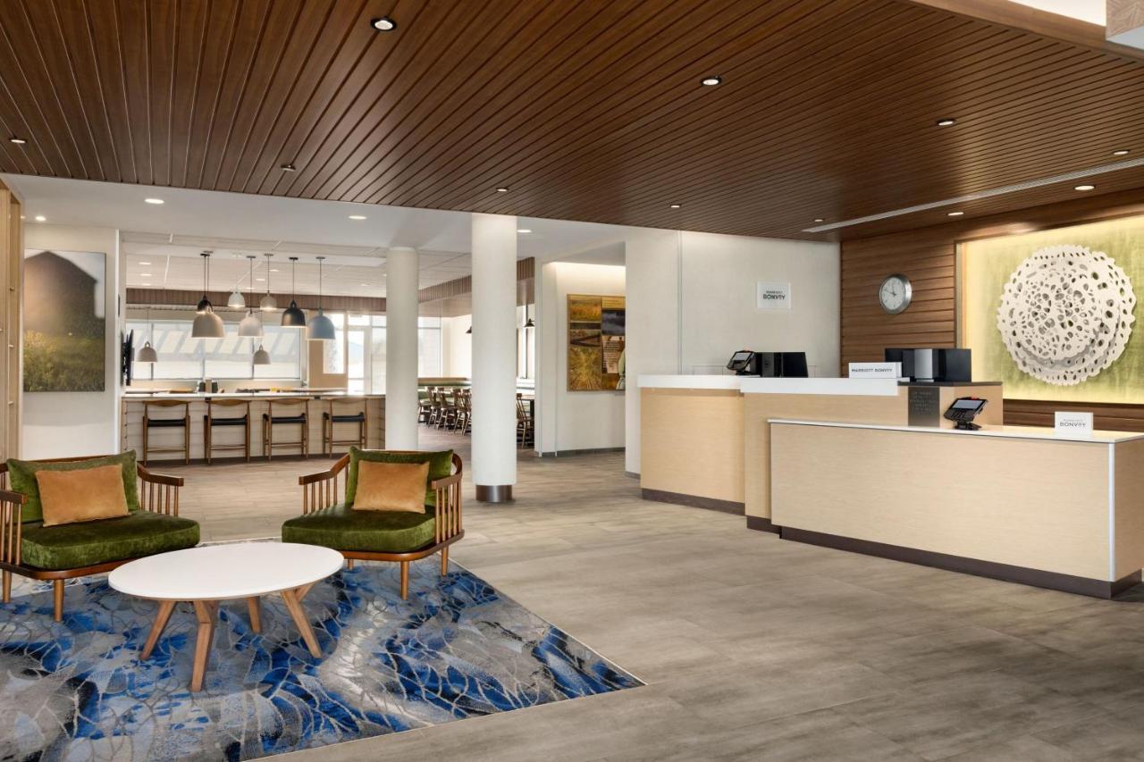 Fairfield By Marriott & Hotel