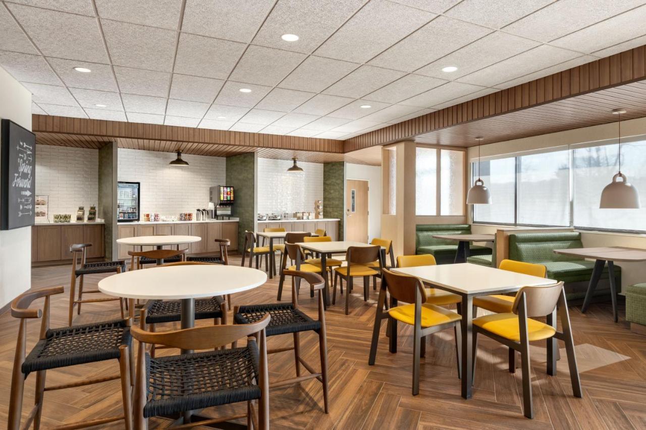 Fairfield By Marriott & Hotel 3*