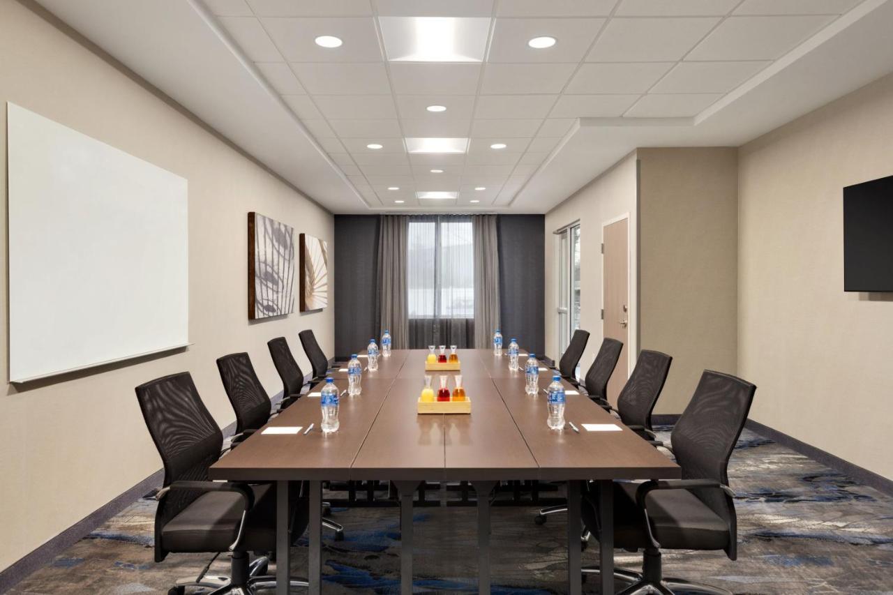 Hotel Fairfield By Marriott & 3*