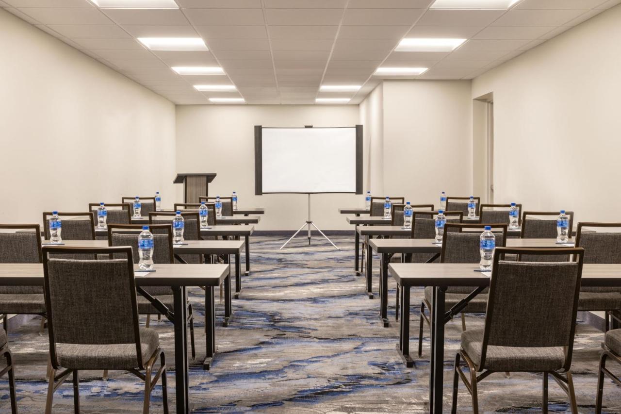 Hotel Fairfield By Marriott & Rockaway